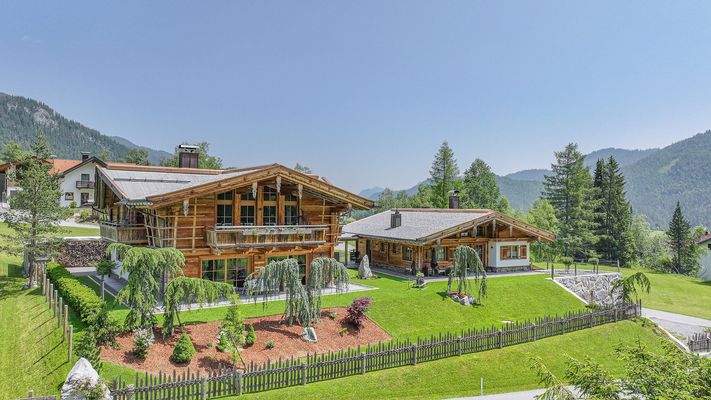 KITZIMMO-Zwei Luxuschalets mit Panoramablick in Top-Ruhelage kaufen - Immobilien Steinberg Tirol.
