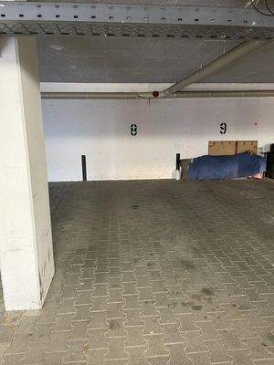 Tiefgaragenstellplatz
