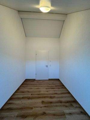 Kinderzimmer / Büro DG