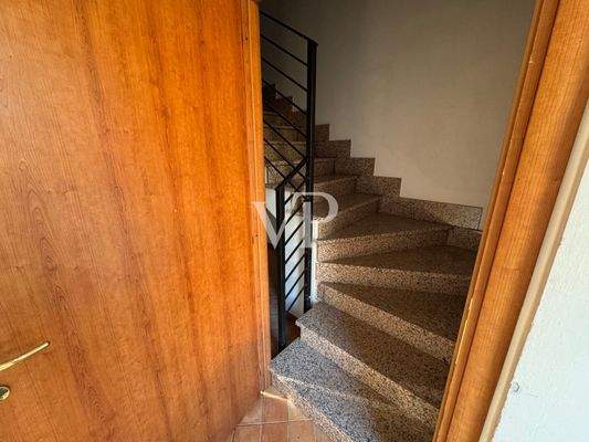 Scala da club house a sottotetto