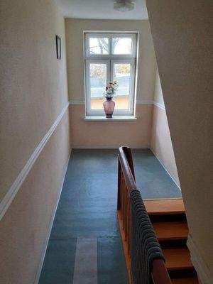 NTS 8 Flur im OG.jpg