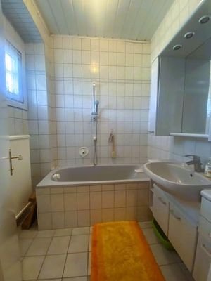 Bad mit Wanne
