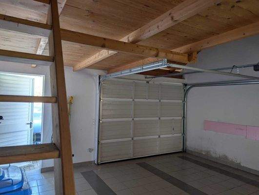 Garage/elektrisches Sektionaltor