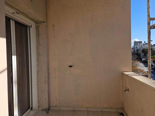 Kreta, Neapoli: Geräumige Wohnung zu verkaufen