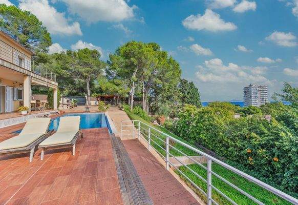 Pool in villa in Palmanova 2