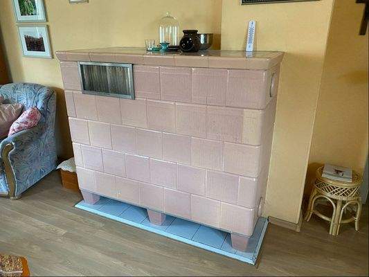 Kachelofen im Obergeschoß