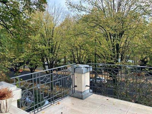 großer Sonnenbalkon