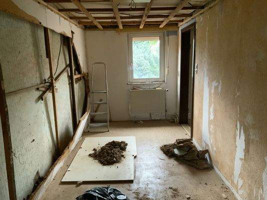 Obergeschoss - Sanierung begonnen 