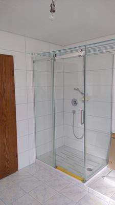 die Dusche im TL-Bad