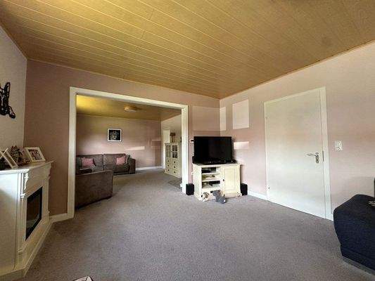 11 Wohn- Essbereich.jpg