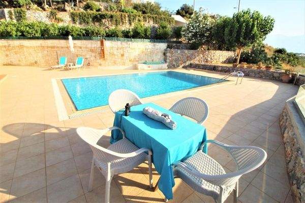 Luxuriöse Villa mit atemberaubendem Panoramablick