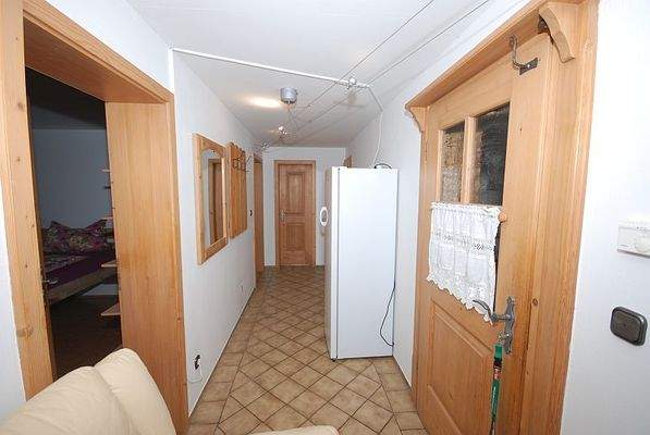 3-Zimmer-Ferienwohnung-Hochkreuz5-010-flur1.jpg