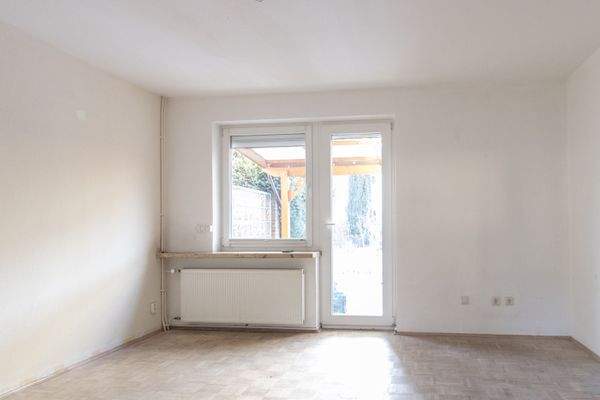 Wohnzimmer mit Terrassentür