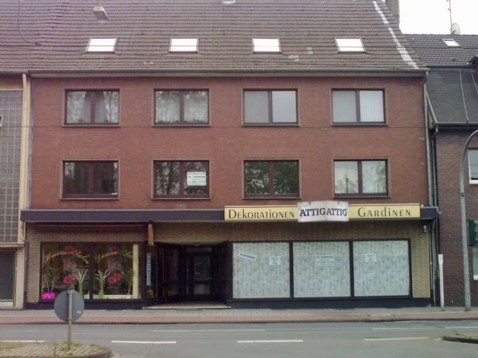 2 Zimmer DachgeschoÃwohnung auf der Friedrich-Ebert-Str. in Duisburg