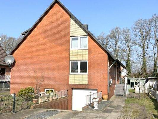 Gebäude Straßenseite (4).jpg