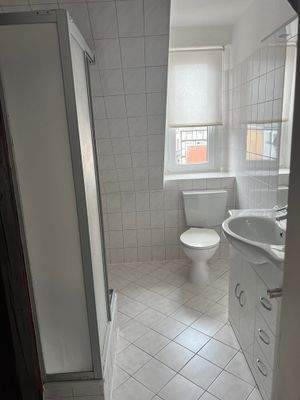 Bad Wohnung Dachgeschoß.JPG