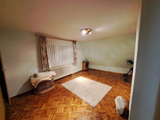 Wohnhaus - weiteres Schlafzimmer / Kinderzimmer (DG)