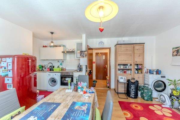 Esszimmer und Küche mit Wohnbereich 3