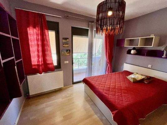 Kreta, Agios Nikolaos: Geräumige Wohnung im 2. Stock mit Panoramablick auf das Meer zu verkaufen