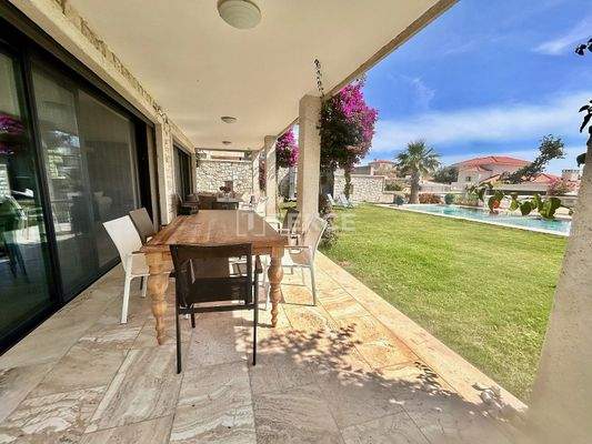 Detached Villa with Nature View and Swimming Pool in İzmir