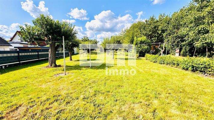 Großes Gartengrundstück