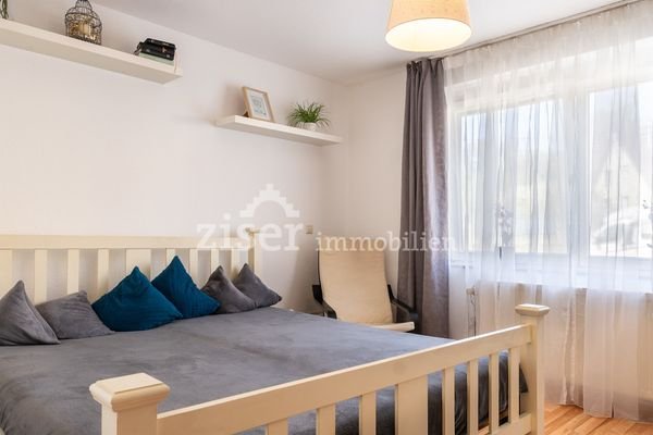 Schlafzimmer 2