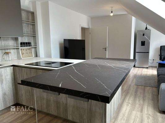 Küche mit Blick Wohnbereich