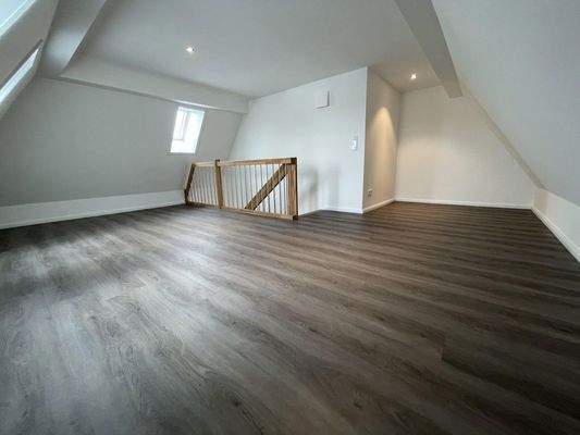 Schlaf-/ Kinderzimmer / Büro 