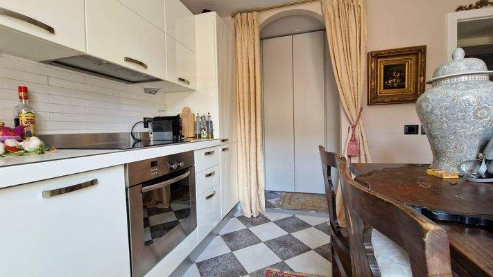 und angrenzende  Speise