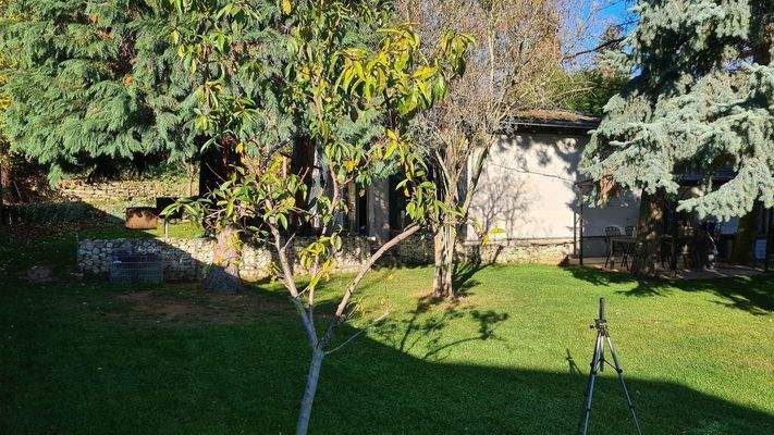 Garten mit Blick zum Rohbau