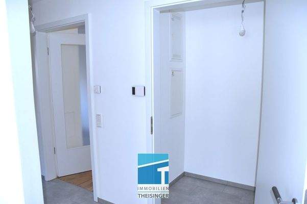 Abstellraum m. Waschmaschinenanschluss