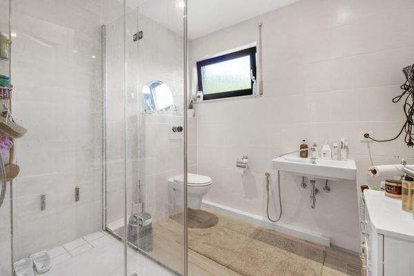 Badezimmer im Obergeschoss