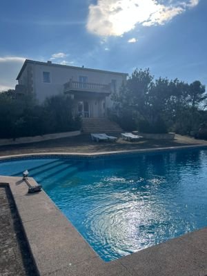 Haupthaus Ansicht Pool