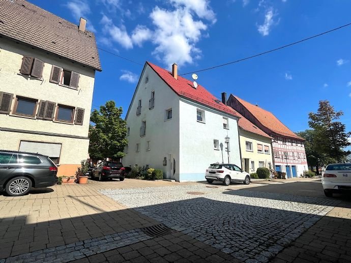 Gepflegtes 2 Familienhaus mit Option zum Ausbau zu einem 3 Familienhaus in Schömberg