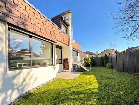 Außenansicht ohne Baum (KI)