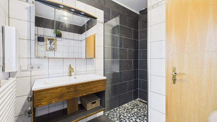 CAM04238G0-PR0053-STILL002