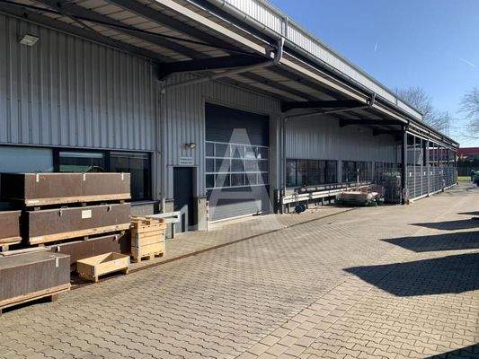 Lagerhalle ebenerdiges Tor