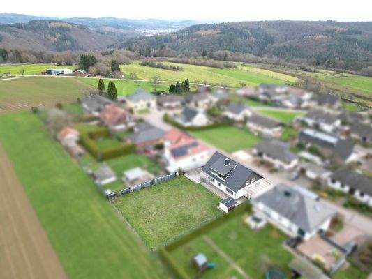 Kernsaniertes 2-3 Familienhaus zum Vollenden in Mettlach