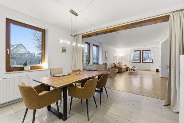 EG - Blick von Wohnküche ins Wohnzimmer