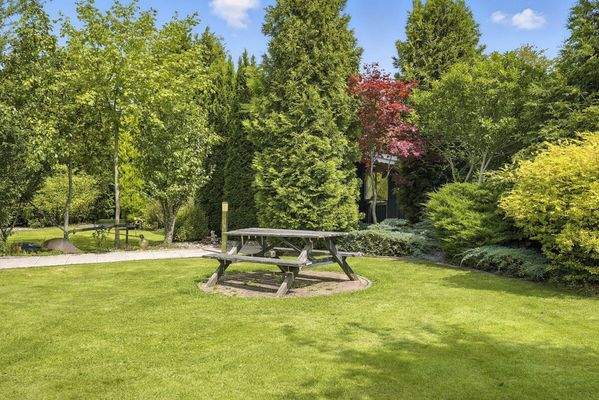 Parkähnliches Grundstück