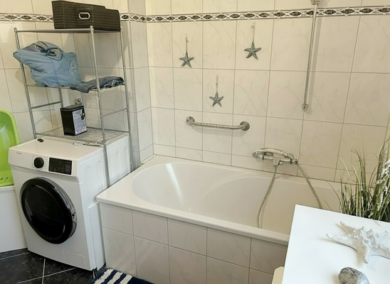 Badezimmer mit Wanne