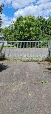 Zufahrt hinten
