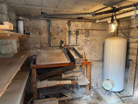Keller mit Warmwasserspeicher