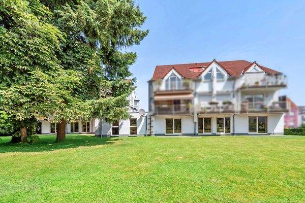 Büro-/Praxisräume mit Zugang in den Garten