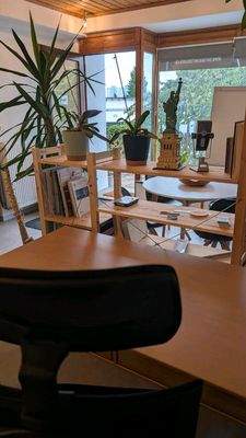 Gemütlicher Arbeitsplatz / Schreibtisch
