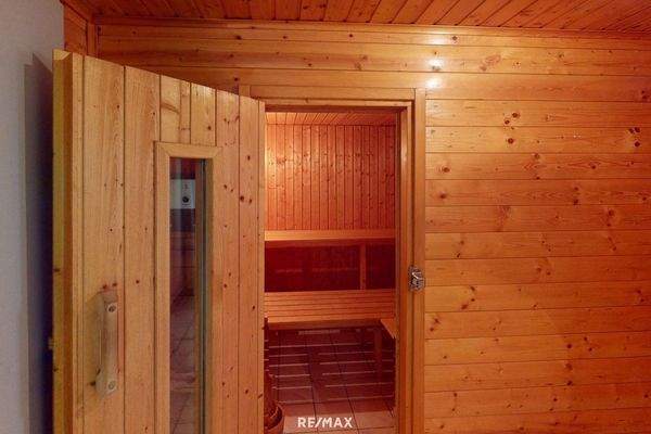 16 Sauna