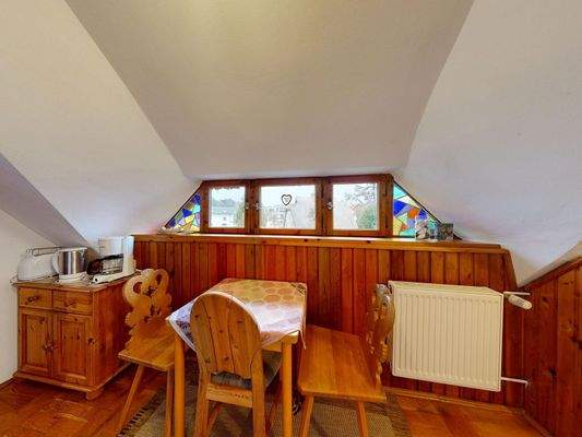 Essbereich der Ferienwohnung im Dachgeschoss