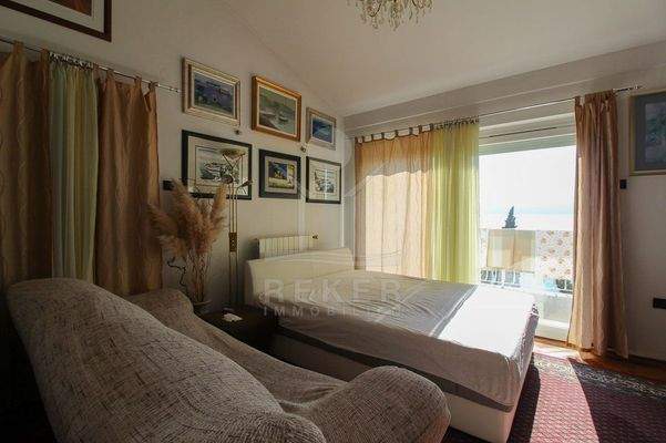 Großzügige und helle Schlafzimmer