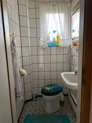 Gäste-WC Haupthaus.jpg