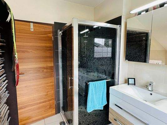 Badezimmer im Obergeschoss